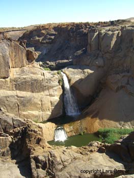 Augrabie Falls wasserfall arrow point.2JPG