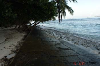 betonierte Ostseite