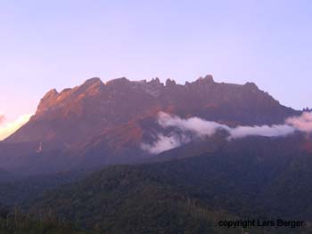 wolkenloser Kinabalu